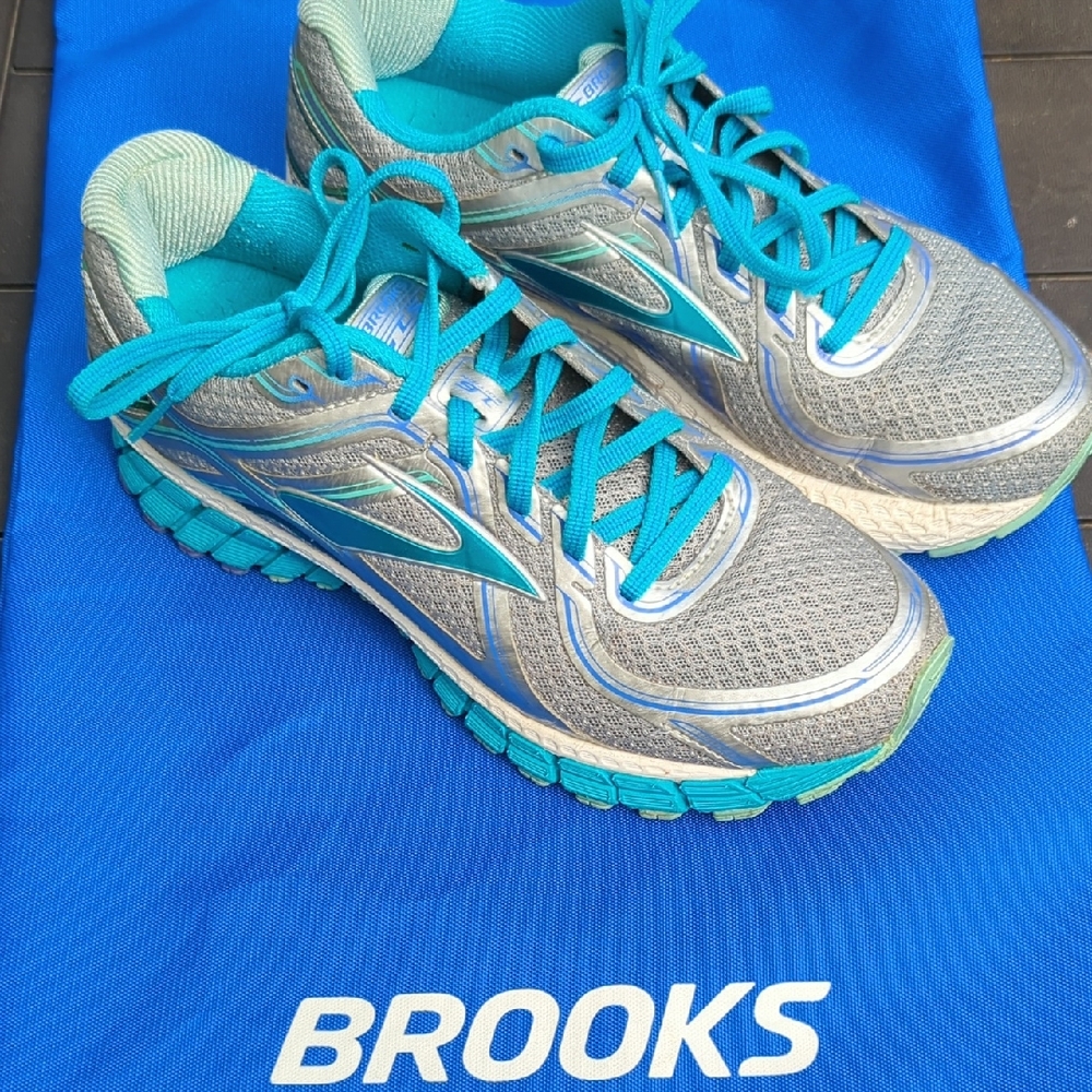 Brooks set